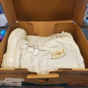 Vintage Sorel Snowlion White Boots
